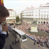 MODRIĆ STAO NA BALKON USRED MADRIDA: Prekinuli su ga navijači i poslali mu snažnu poruku! (VIDEO)